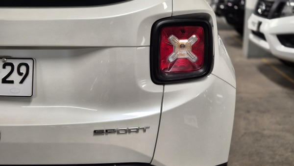JEEP RENEGADE SPORT LX 1.8 AUT 2022
